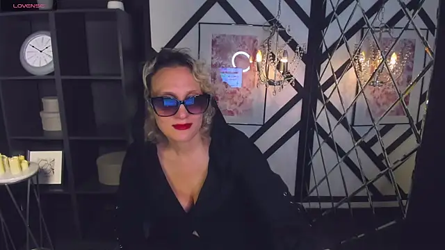 Queen Anna  online show from 01/14/25, 08:04