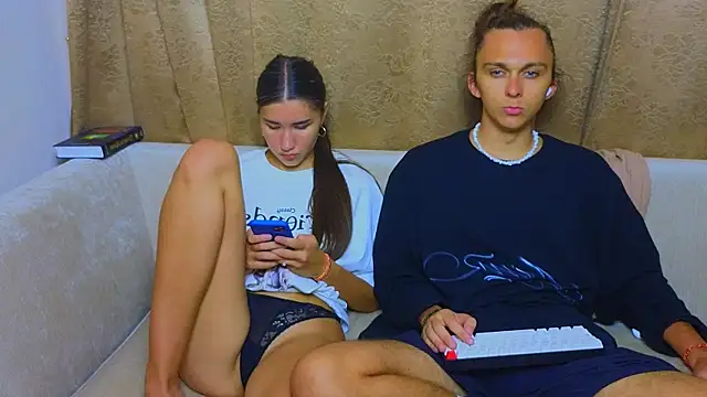 Snapshot of do_u_know_them chatting on 01/27/25, 12:58 do u know them online show from 01/27/25, 12:58