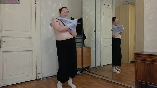 Snapshot of Blush_Lolaa chatting on 03/05/25, 02:12 Blush Lolaa online show from 03/05/25, 02:12