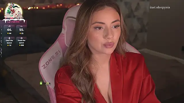 Snapshot of Sleepy_SIS chatting on 02/01/25, 04:11 Sleepy SIS online show from 02/01/25, 04:11