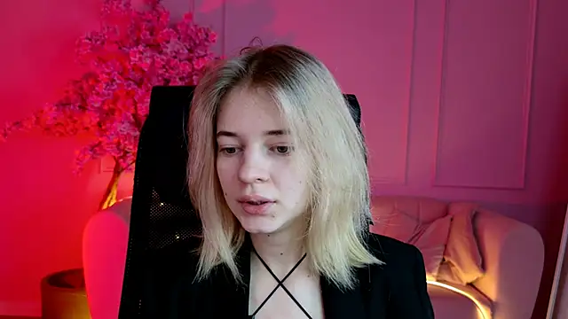 TinaDavil online show from 12/02/25, 09:03