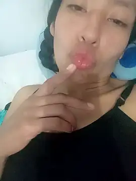 karolinee 66  online show from 12/03/24, 04:03