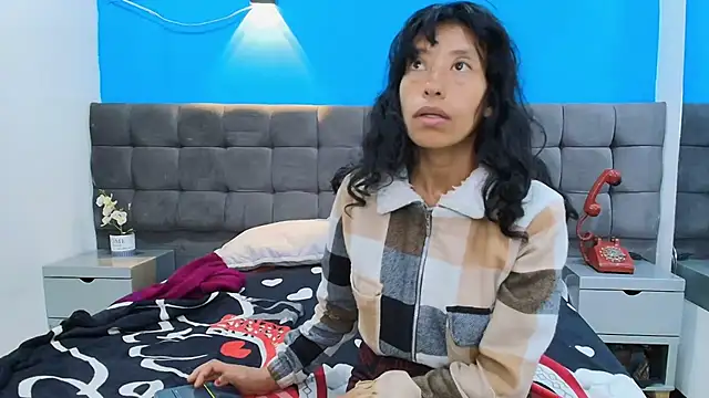 karolinee 66  online show from 03/12/26, 03:45