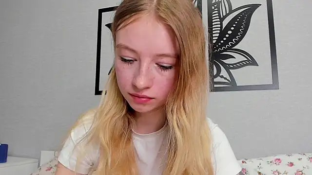 minidivaa  online show from 02/04/25, 04:18