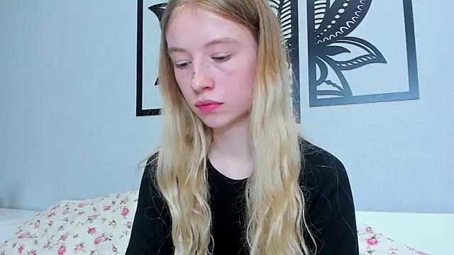 minidivaa  online show from 02/08/25, 05:29