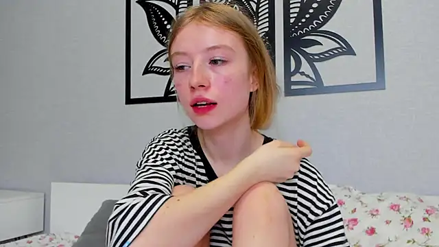 minidivaa  online show from 02/19/25, 07:27