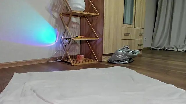 minidivaa  online show from 11/22/25, 09:25