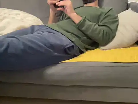 4small4inchlol online show from 12/04/25, 11:46