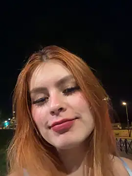 Snapshot of Isa_smeraldy chatting on 09/17/25, 09:27 Isa smeraldy online show from 09/17/25, 09:27