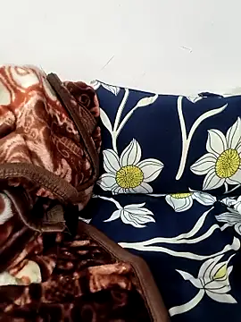 beautiful himanshi2 online show from 12/14/25, 04:18