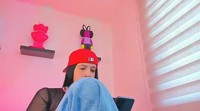 Gangster Girl online show from 12/14/24, 01:49