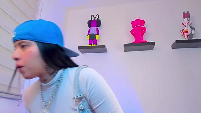 Gangster Girl online show from 12/28/24, 02:01