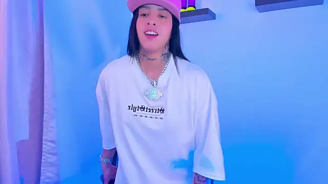 Gangster Girl online show from 01/04/25, 10:24