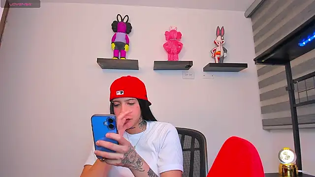 Gangster Girl online show from 03/12/26, 06:30