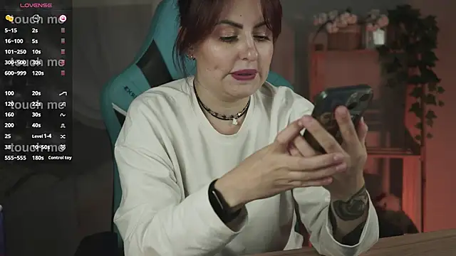 Lana  May online show from 09/10/25, 08:14