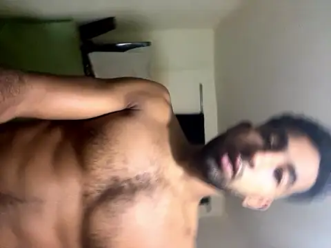 Snapshot of GaaTto chatting on 10/13/25, 12:54 GaaTto online show from 10/13/25, 12:54