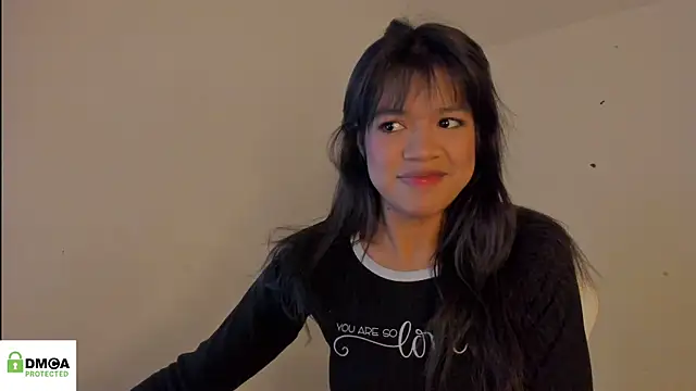 meganthompsonn22 online show from 11/06/25, 11:44