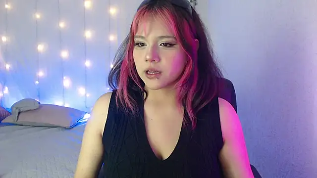 Snapshot of mixie_cute chatting on 12/31/24, 11:06 mixie cute online show from 12/31/24, 11:06