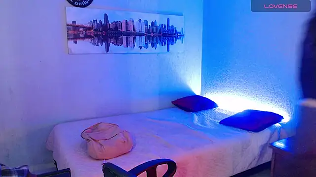 Snapshot of mixie_cute chatting on 02/21/25, 09:00 mixie cute online show from 02/21/25, 09:00