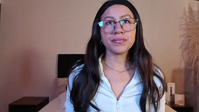 EmiGomez  online show from 04/11/26, 01:04