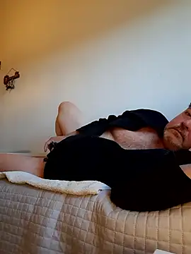 Snapshot of bluangelo chatting on 12/28/24, 01:38 bluangelo online show from 12/28/24, 01:38