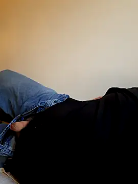 Snapshot of bluangelo chatting on 01/15/25, 02:35 bluangelo online show from 01/15/25, 02:35