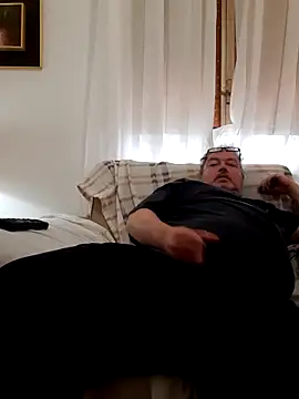 Snapshot of bluangelo chatting on 03/07/25, 10:10 bluangelo online show from 03/07/25, 10:10