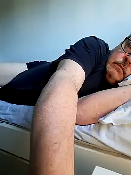 Snapshot of bluangelo chatting on 03/16/25, 03:39 bluangelo online show from 03/16/25, 03:39