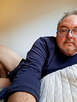 bluangelo online show from 11/28/25, 01:36