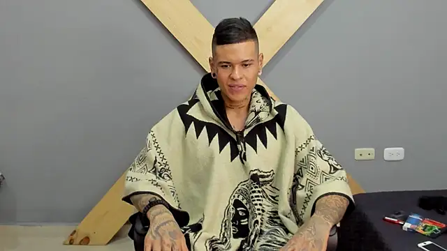 Snapshot of jamesinked_ chatting on 12/19/24, 05:18 jamesinked  online show from 12/19/24, 05:18