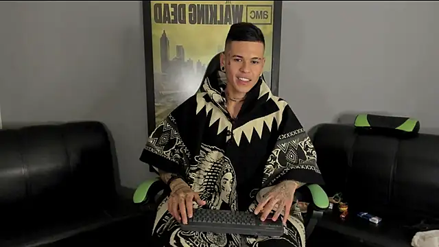 Snapshot of jamesinked_ chatting on 12/20/24, 01:25 jamesinked  online show from 12/20/24, 01:25