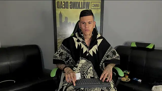 Snapshot of jamesinked_ chatting on 12/20/24, 04:31 jamesinked  online show from 12/20/24, 04:31