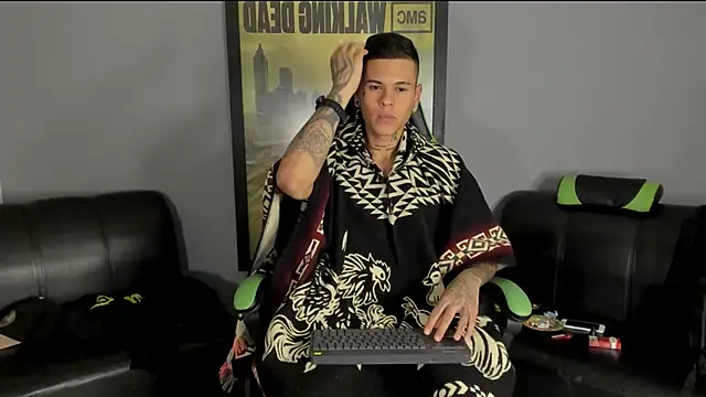 Snapshot of jamesinked_ chatting on 12/23/24, 04:12 jamesinked  online show from 12/23/24, 04:12