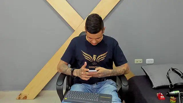 Snapshot of jamesinked_ chatting on 12/24/24, 09:00 jamesinked  online show from 12/24/24, 09:00