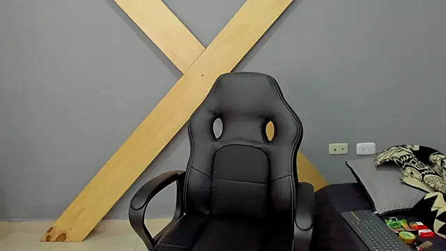 Snapshot of jamesinked_ chatting on 12/26/24, 03:42 jamesinked  online show from 12/26/24, 03:42