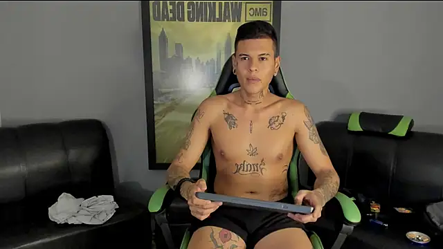 Snapshot of jamesinked_ chatting on 12/28/24, 09:51 jamesinked  online show from 12/28/24, 09:51