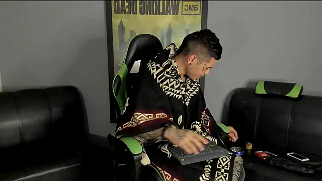 Snapshot of jamesinked_ chatting on 01/03/25, 03:38 jamesinked  online show from 01/03/25, 03:38