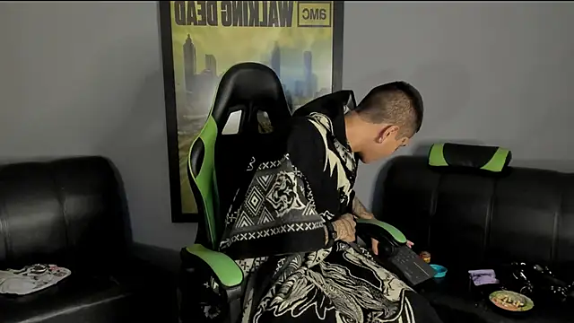 Snapshot of jamesinked_ chatting on 01/04/25, 05:16 jamesinked  online show from 01/04/25, 05:16