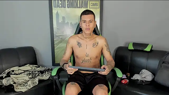 Snapshot of jamesinked_ chatting on 01/04/25, 07:02 jamesinked  online show from 01/04/25, 07:02