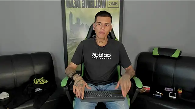 Snapshot of jamesinked_ chatting on 01/06/25, 07:24 jamesinked  online show from 01/06/25, 07:24