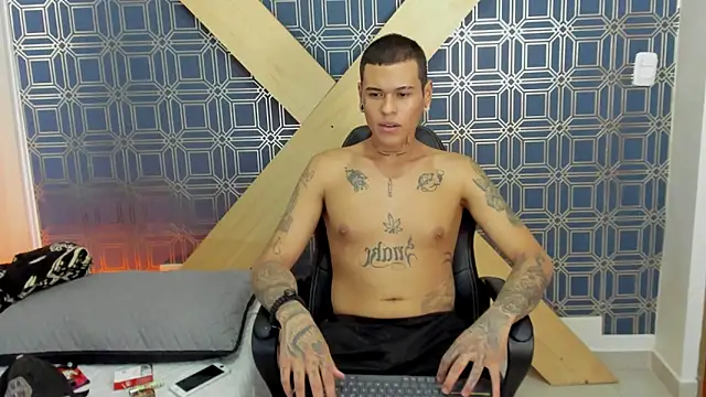 Snapshot of jamesinked_ chatting on 01/09/25, 06:47 jamesinked  online show from 01/09/25, 06:47