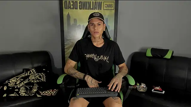 Snapshot of jamesinked_ chatting on 01/10/25, 12:38 jamesinked  online show from 01/10/25, 12:38