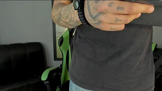 Snapshot of jamesinked_ chatting on 01/16/25, 07:41 jamesinked  online show from 01/16/25, 07:41