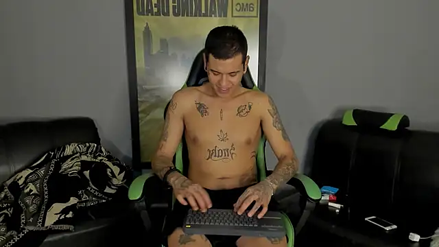 Snapshot of jamesinked_ chatting on 01/21/25, 11:45 jamesinked  online show from 01/21/25, 11:45