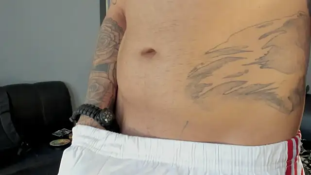 Snapshot of jamesinked_ chatting on 02/05/25, 06:15 jamesinked  online show from 02/05/25, 06:15