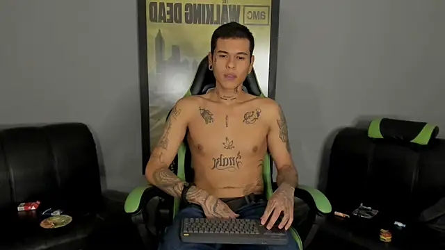 Snapshot of jamesinked_ chatting on 02/06/25, 11:04 jamesinked  online show from 02/06/25, 11:04
