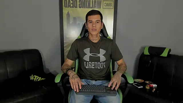 Snapshot of jamesinked_ chatting on 02/10/25, 10:40 jamesinked  online show from 02/10/25, 10:40