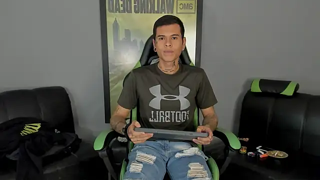 Snapshot of jamesinked_ chatting on 02/11/25, 08:42 jamesinked  online show from 02/11/25, 08:42