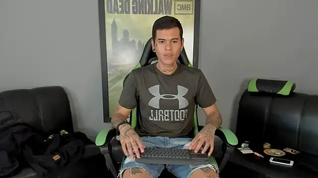 Snapshot of jamesinked_ chatting on 02/12/25, 06:51 jamesinked  online show from 02/12/25, 06:51