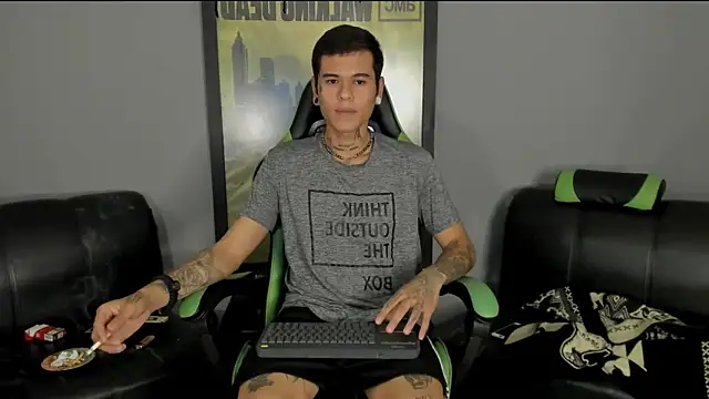 Snapshot of jamesinked_ chatting on 02/25/25, 08:30 jamesinked  online show from 02/25/25, 08:30